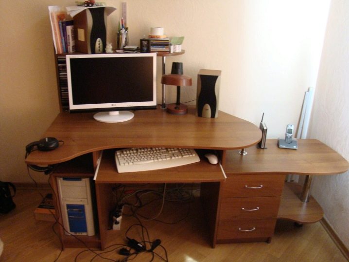 Игровой стол для компьютера