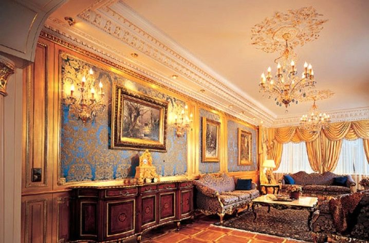 Интерьер гостиной в классическом стиле: принципы сочетания цветов и элементов