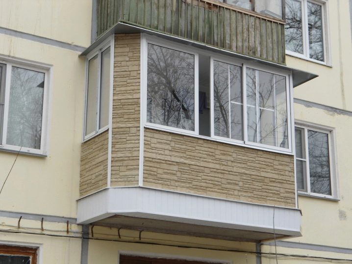 Как обшить балкон