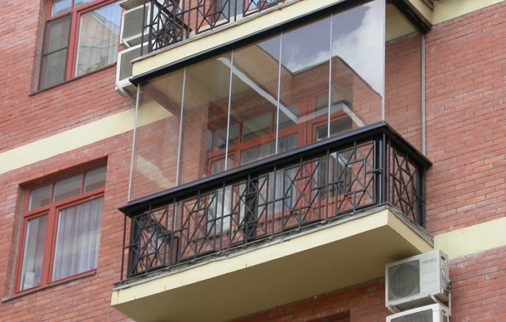 Остекление балконов в 