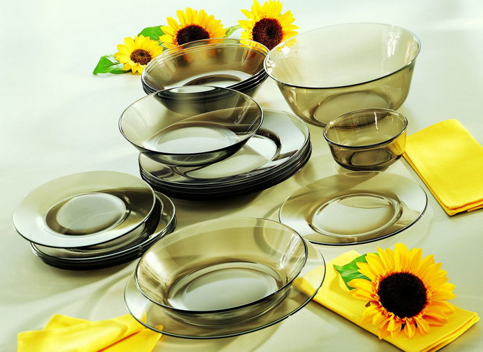 набор посуды из стекла