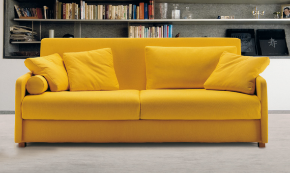 Необычный механизм современного желтого дивана