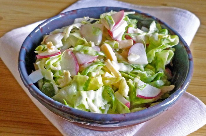 овощной салат в салатнике