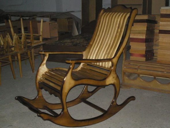 Существуют самые разные чертежи кресла из дерева своими руками
