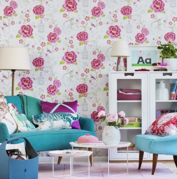 бирюзовый диван в розовой комнате
