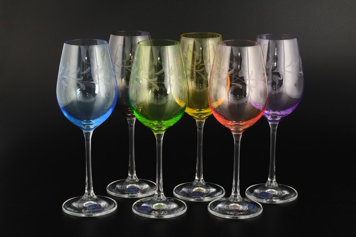 цветные бокалы для вина