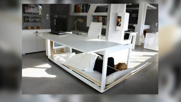 Креативный стол-кровать