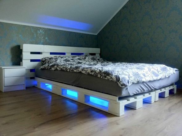 кровать с подсветкой