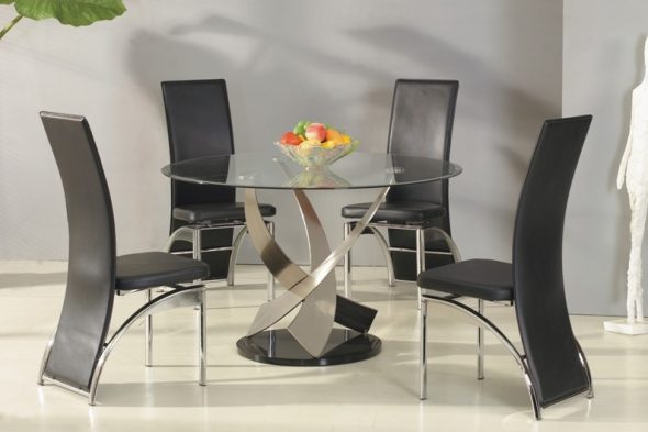Круглый стол из стекла для стильной кухни