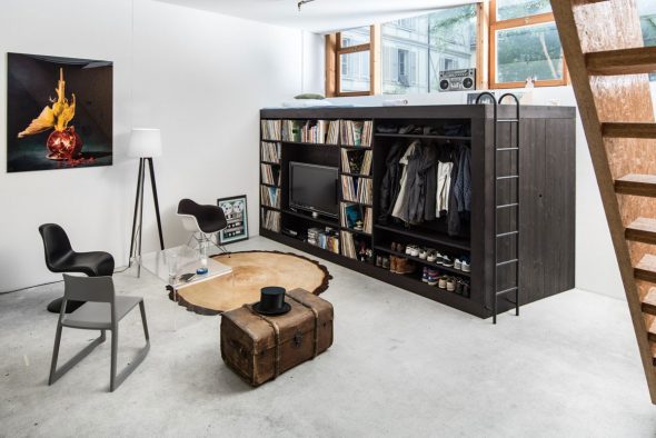 Необычная мебель с зоной отдыха и встроенными шкафами