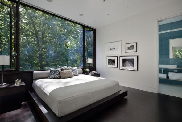 Спальня в стиле модерн с неправильным расположением кровати по фэн-шуй