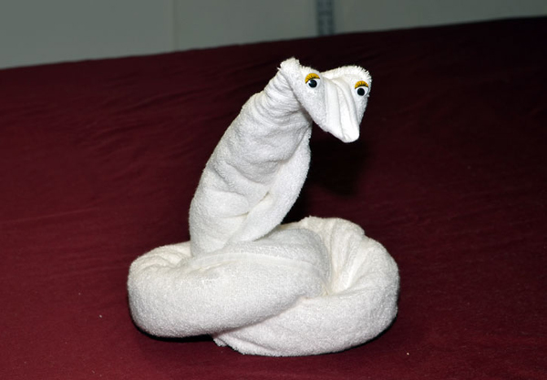 змейка из полотенца